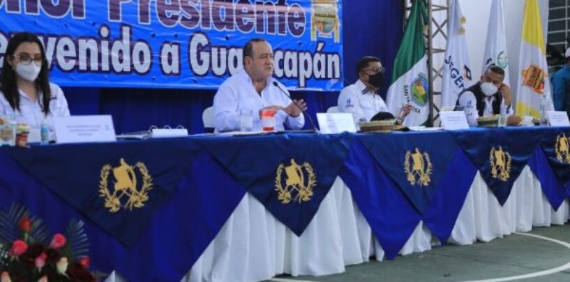 PRESIDENTE CONSTITUCIONAL DE LA REPÚBLICA DE GUATEMALA SOSTUVO REUNIÓN DE TRABAJO CON EL GOBERNADOR DEPARTAMENTAL